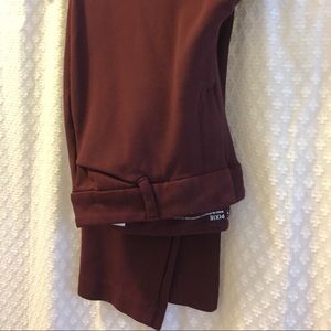 Burgundy pixie pant with stretch